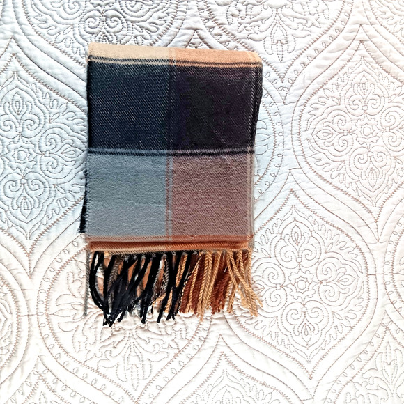 100% Cashmere Made In Scotland Multicolor  Plaid 64" Scarf‎ Fringe Gray Brown - Picture 4 of 5